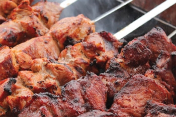 Grilled beef with DASAVI lemon chilli sauce